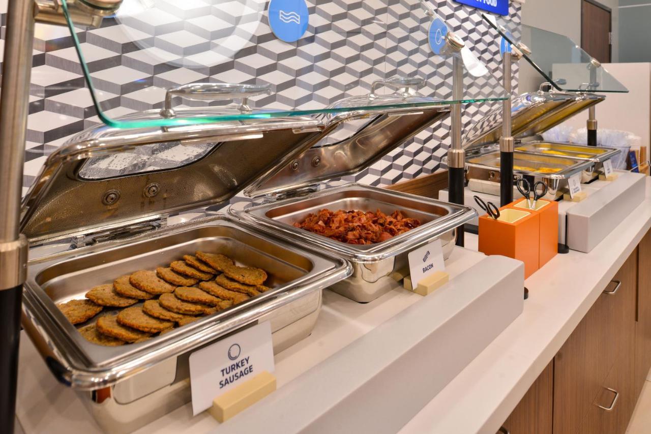 Holiday Inn Express Laguardia Airport, An Ihg Hotel New York Extérieur photo