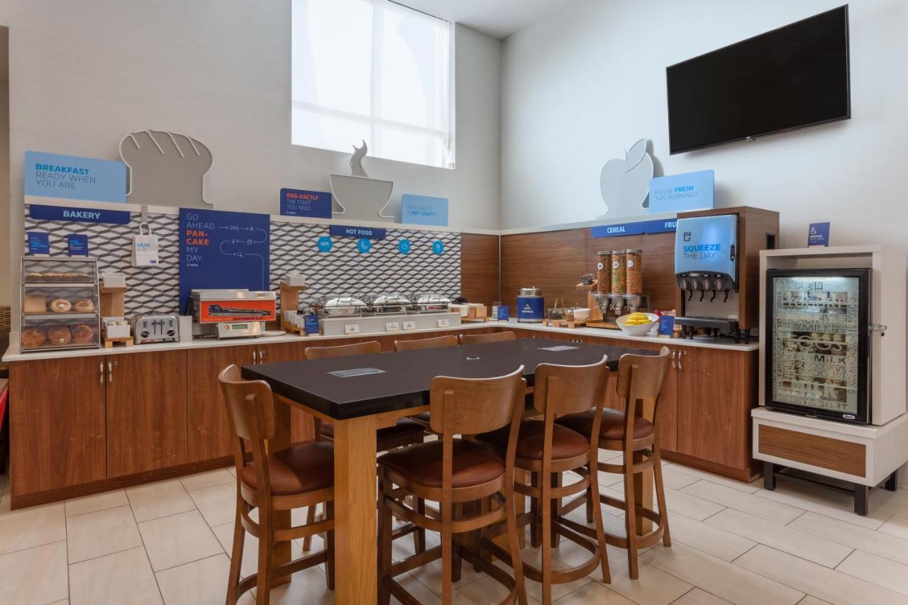 Holiday Inn Express Laguardia Airport, An Ihg Hotel New York Extérieur photo